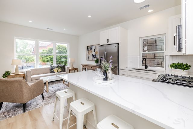 1830 S Peoria Street 1, Chicago, IL 60608