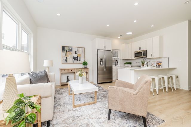 1830 S Peoria Street 1, Chicago, IL 60608