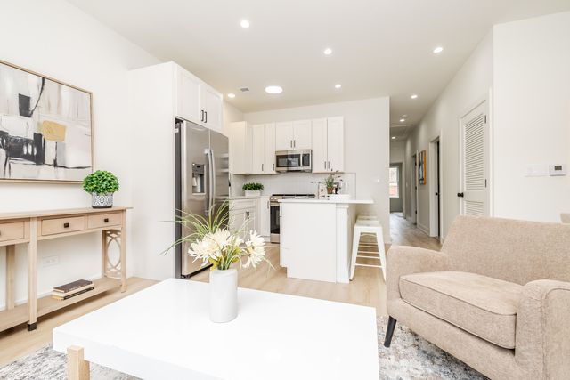 1830 S Peoria Street 1, Chicago, IL 60608