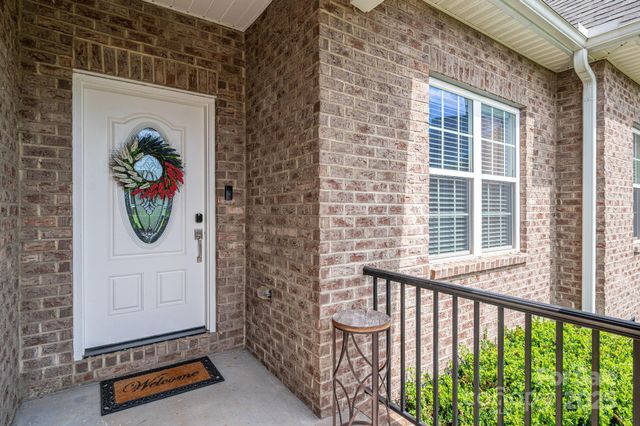 1261 10th Street Place NW 34, Hickory, NC 28601