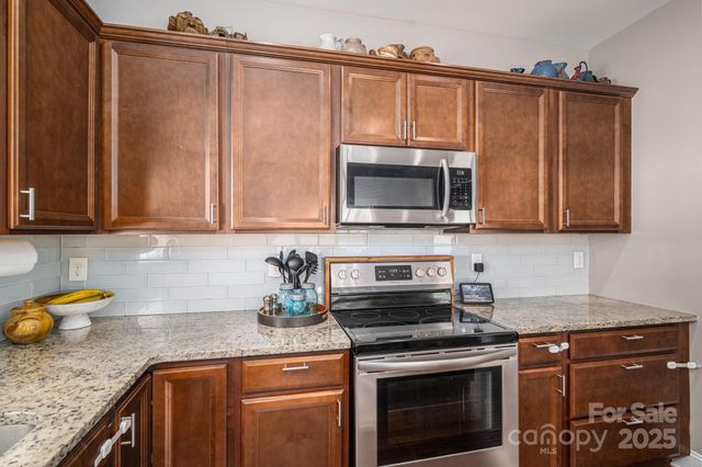 1261 10th Street Place NW 34, Hickory, NC 28601