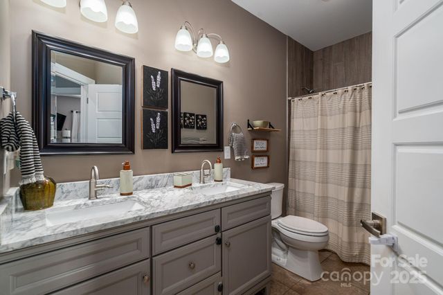 1261 10th Street Place NW 34, Hickory, NC 28601