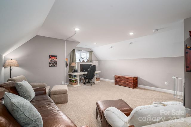 1261 10th Street Place NW 34, Hickory, NC 28601