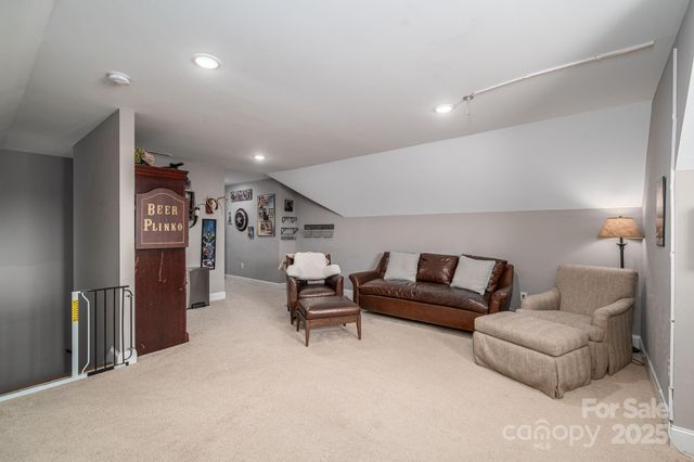 1261 10th Street Place NW 34, Hickory, NC 28601