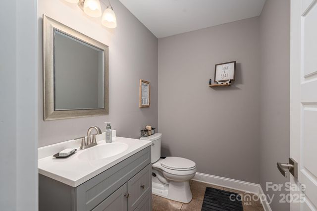 1261 10th Street Place NW 34, Hickory, NC 28601