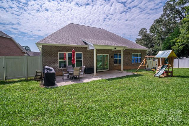 1261 10th Street Place NW 34, Hickory, NC 28601