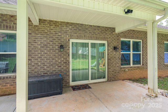 1261 10th Street Place NW 34, Hickory, NC 28601