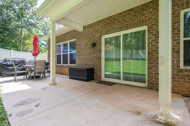 1261 10th Street Place NW 34, Hickory, NC 28601