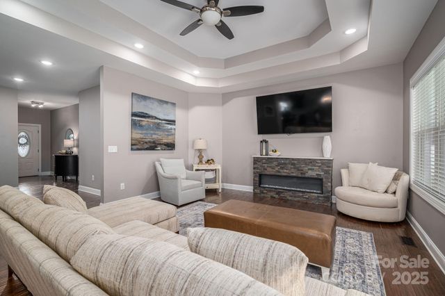 1261 10th Street Place NW 34, Hickory, NC 28601