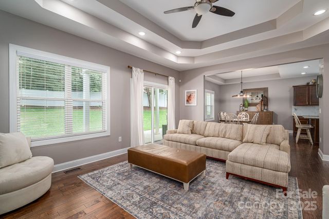 1261 10th Street Place NW 34, Hickory, NC 28601