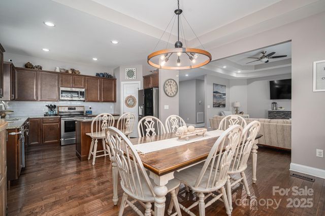 1261 10th Street Place NW 34, Hickory, NC 28601