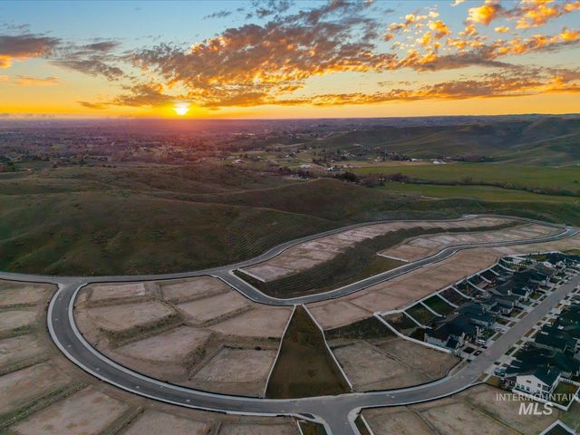 13687 N Farmstead Way, Boise, ID 83714