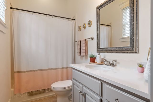 2976 Americus Dr, Thompsons Station, TN 37179