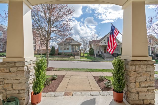 2976 Americus Dr, Thompsons Station, TN 37179