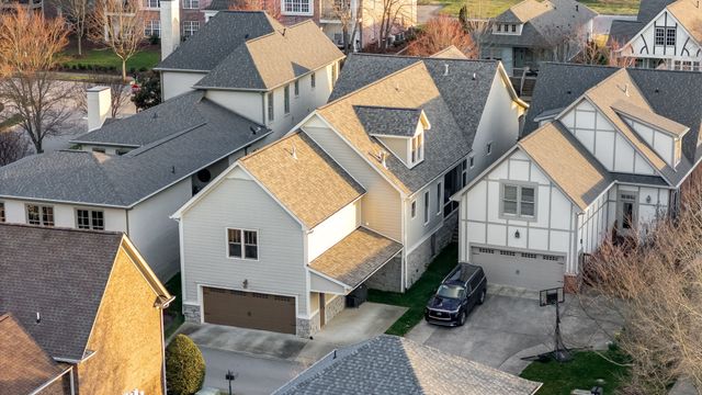 2976 Americus Dr, Thompsons Station, TN 37179