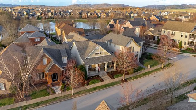 2976 Americus Dr, Thompsons Station, TN 37179