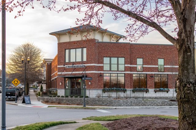 2976 Americus Dr, Thompsons Station, TN 37179