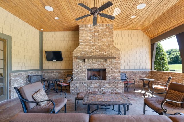 2976 Americus Dr, Thompsons Station, TN 37179