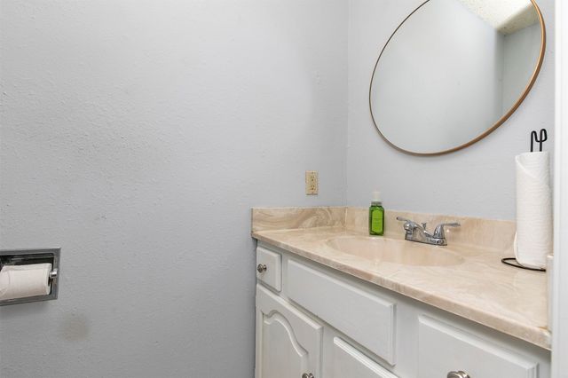 3800 SE 25th Court, Des Moines, IA 50320