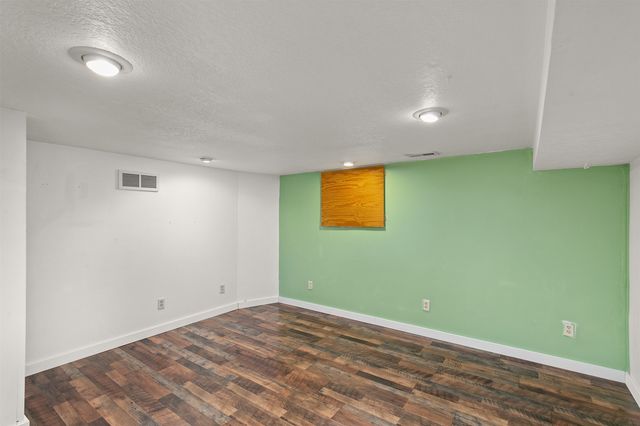 3800 SE 25th Court, Des Moines, IA 50320