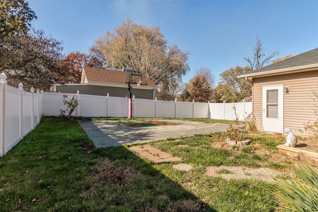 3800 SE 25th Court, Des Moines, IA 50320