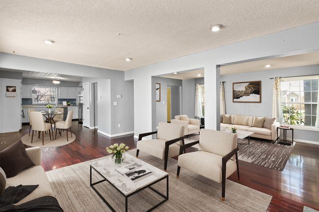 3800 SE 25th Court, Des Moines, IA 50320