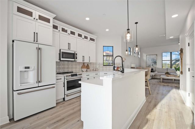 6424 MARGARITA SHORES LANE B31, Apollo Beach, FL 33572