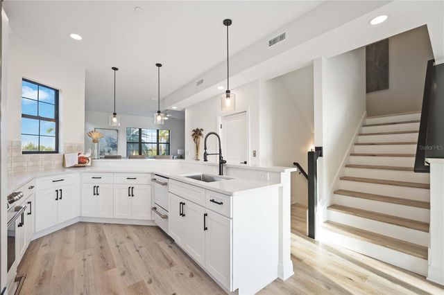 6424 MARGARITA SHORES LANE B31, Apollo Beach, FL 33572