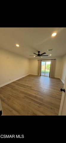 8 Madrid Avenue, Newbury Park, CA 91320
