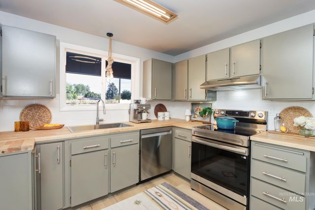 3215 W Alpine Street, Boise, ID 83705