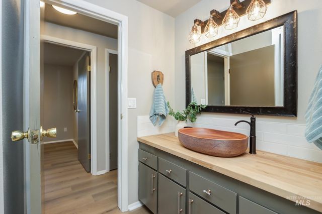 3215 W Alpine Street, Boise, ID 83705