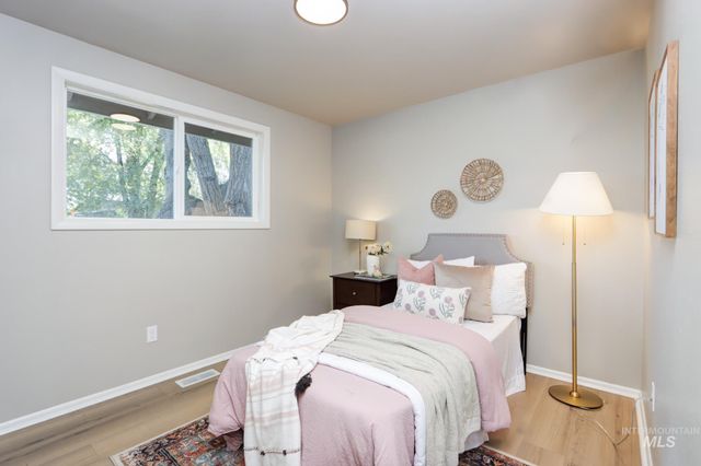 3215 W Alpine Street, Boise, ID 83705