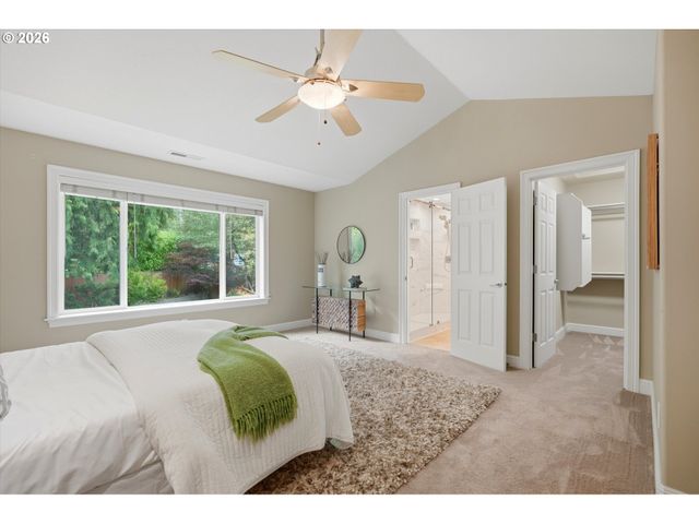 19477 VIEW Dr, West Linn, OR 97068