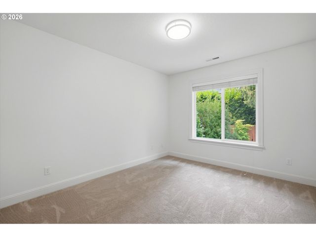 19477 VIEW Dr, West Linn, OR 97068