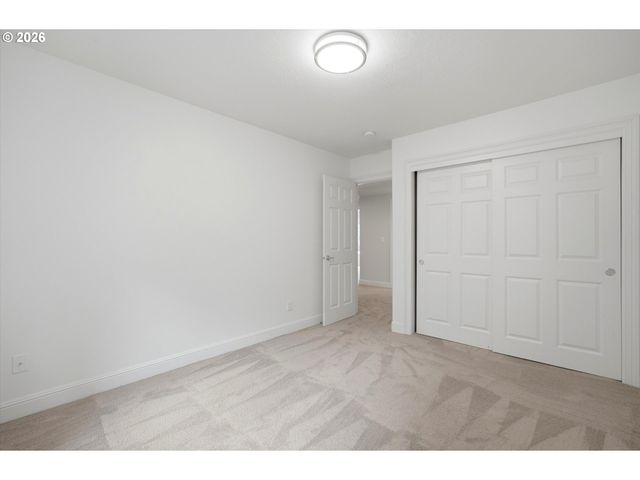 19477 VIEW Dr, West Linn, OR 97068