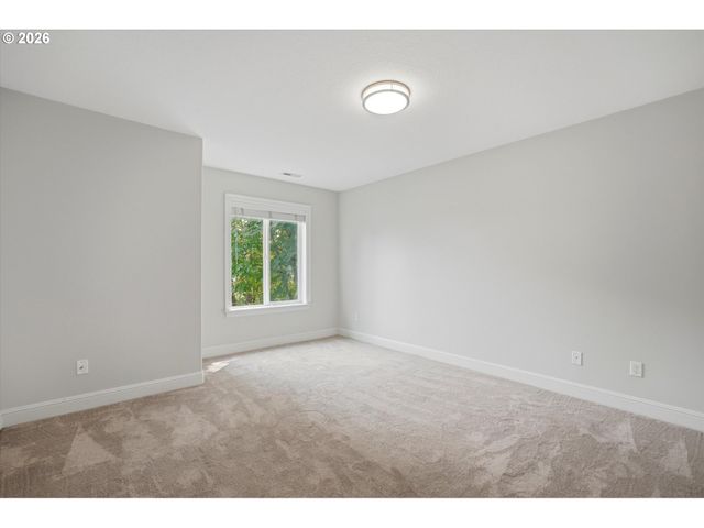 19477 VIEW Dr, West Linn, OR 97068