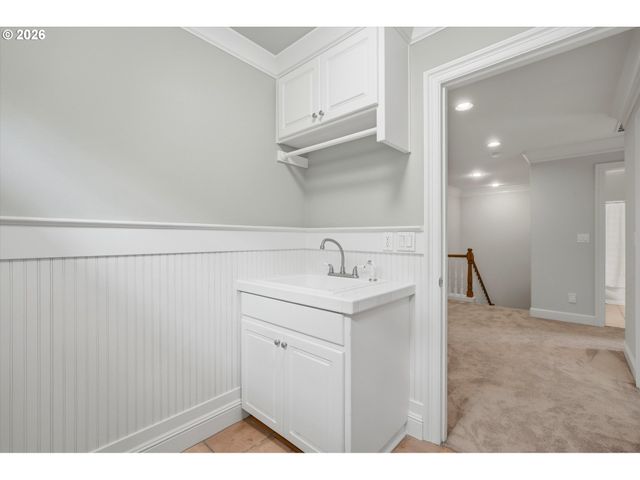 19477 VIEW Dr, West Linn, OR 97068