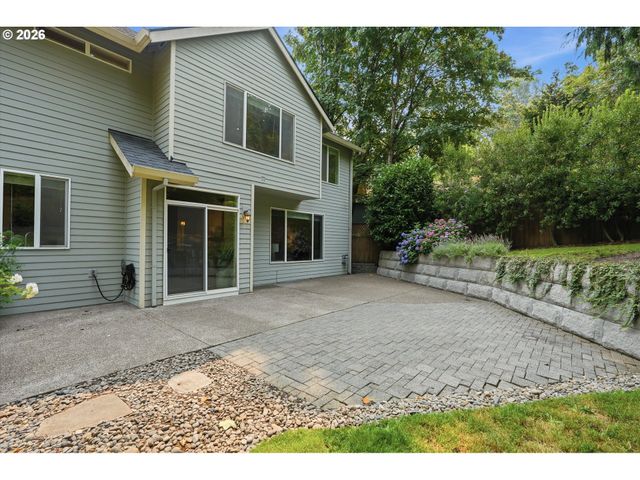 19477 VIEW Dr, West Linn, OR 97068