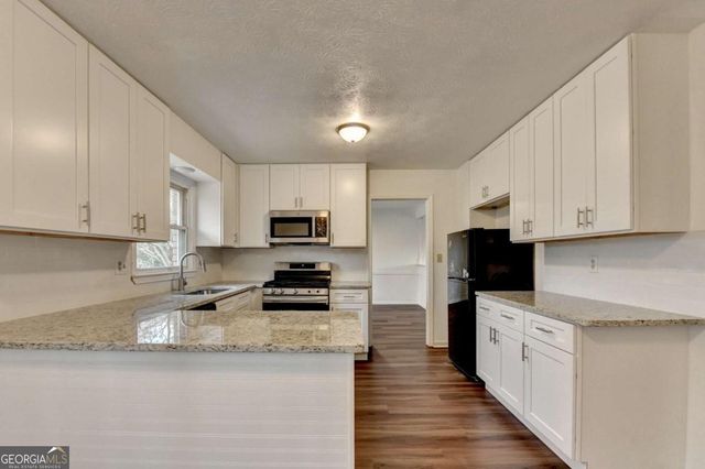 470 Rocky Creek Drive, Roswell, GA 30075