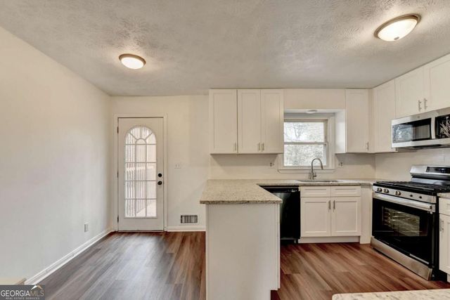 470 Rocky Creek Drive, Roswell, GA 30075