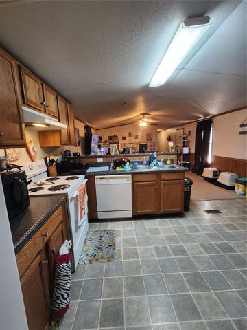 7120 Golden Meadows Road, Greenwood, LA 71033