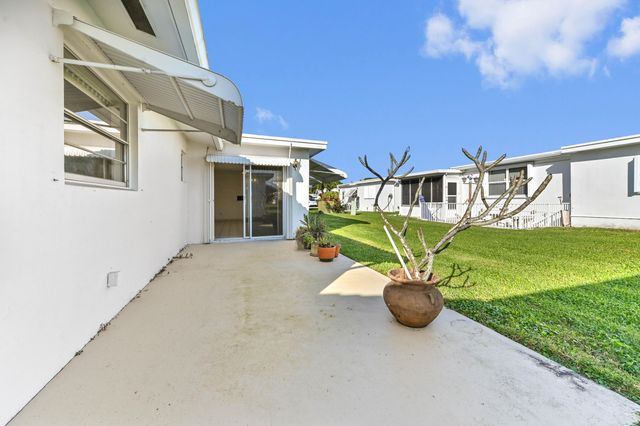 1105 Reposo Avenue, Boynton Beach, FL 33426