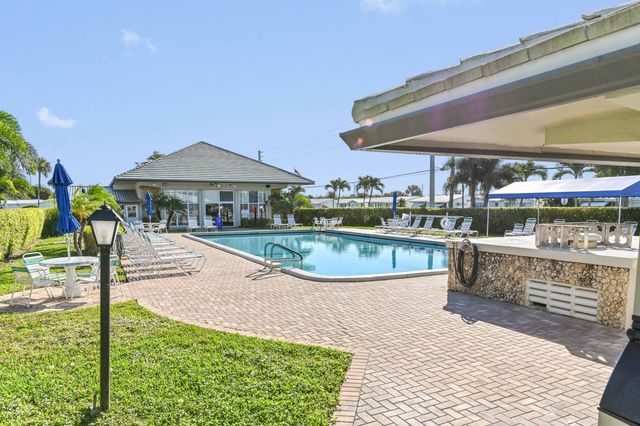 1105 Reposo Avenue, Boynton Beach, FL 33426