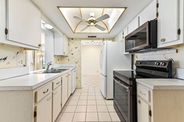 1105 Reposo Avenue, Boynton Beach, FL 33426