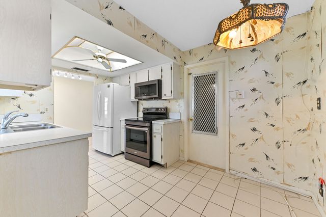 1105 Reposo Avenue, Boynton Beach, FL 33426