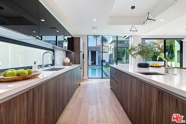 489 S Willaman Drive, Los Angeles, CA 90048