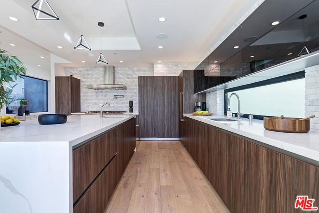 489 S Willaman Drive, Los Angeles, CA 90048