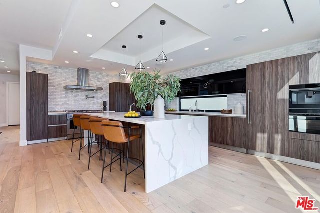 489 S Willaman Drive, Los Angeles, CA 90048