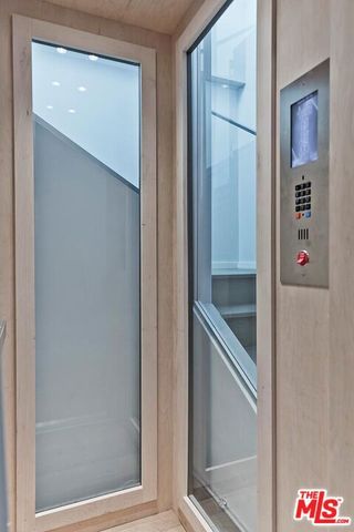 489 S Willaman Drive, Los Angeles, CA 90048