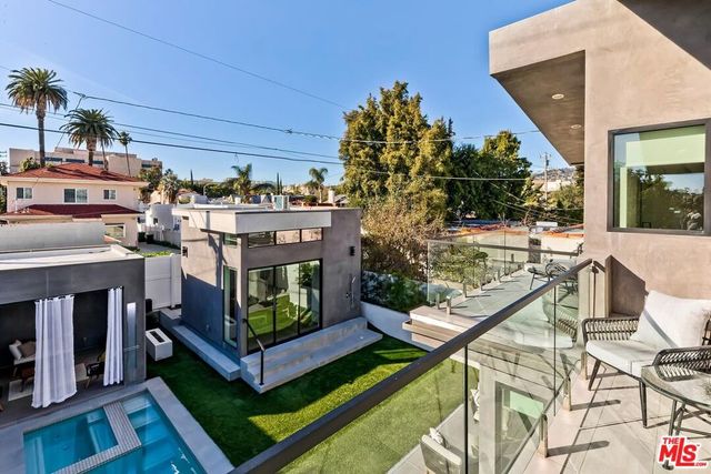 489 S Willaman Drive, Los Angeles, CA 90048